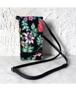 Vera Bradley Iconic RFID Envelope Crossbody Floral Vines Pattern - $2,531.30 MXN