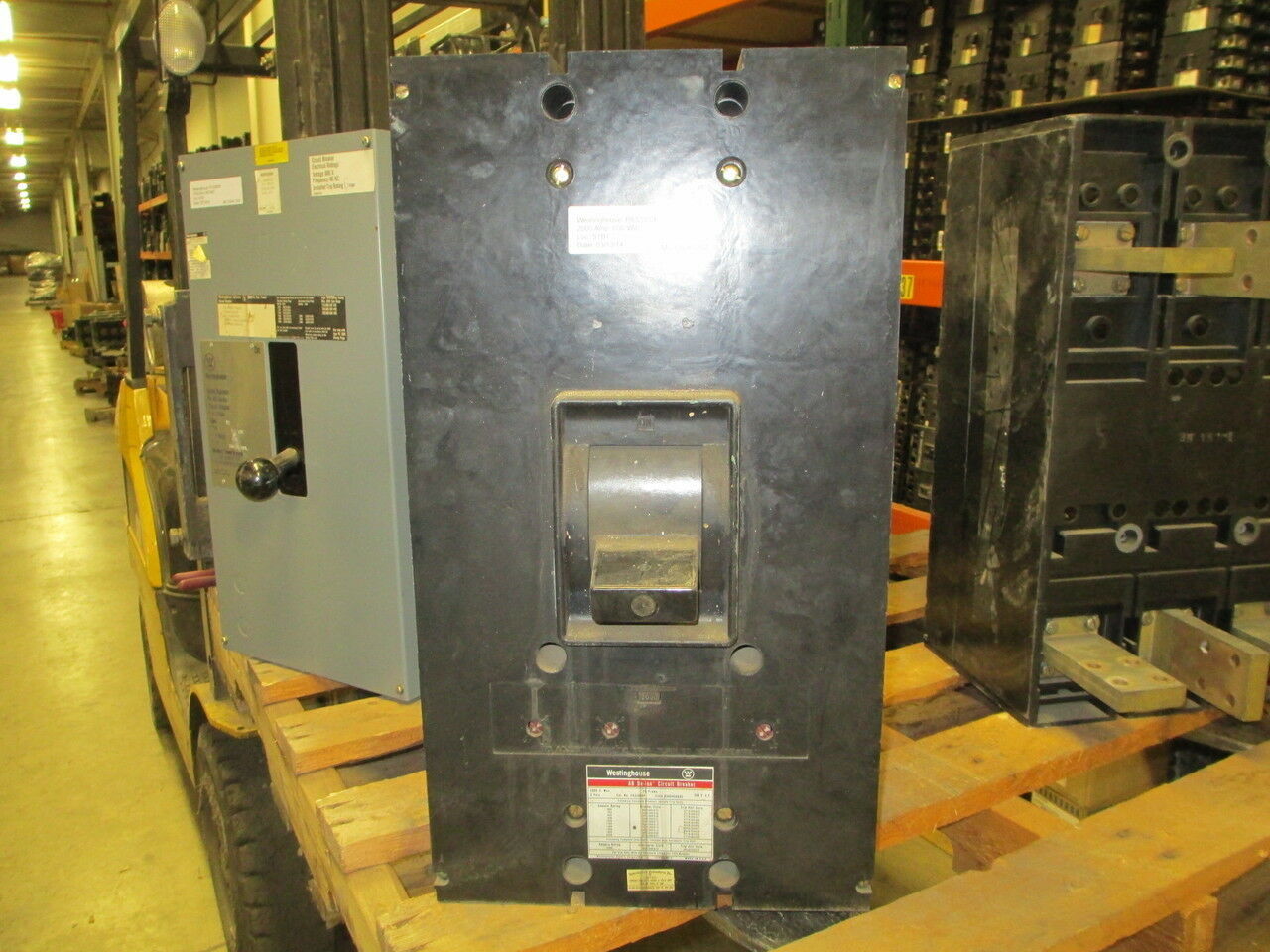 Primary image for Westinghouse PA32000F 2000A Frame 2000A Rated 3p 600V MO/FM Breaker Used E-Ok