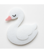 Create a dreamy nursery atmosphere with this DIY Felt Swan Mobile Tutori... - $7.20