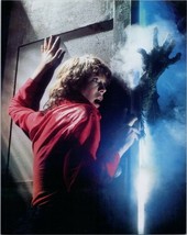 Jamie Lee Curtis recoils in horror as hand comes through door The Fog 8x10 photo - £9.62 GBP
