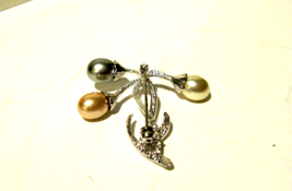 Vtg Costume Jewelry silver tone brooch white/pink/gray pearl/rhinestones... - $183.54 MXN