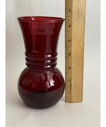 Vintage 70&#39;s Anchor-Hocking Royal Ruby Red 6-1/4&quot; Bud Vase - $420.52 MXN