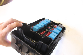 2009-14 HYUNDAI GENESIS SEDAN ENGINE BAY FUSE RELAY JUNCTION BOX K1812 image 11