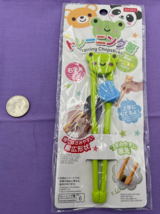 Daiso Frog Themed Plastic Training Chopsticks - Hop into Chopstick Mastery! - £11.76 GBP