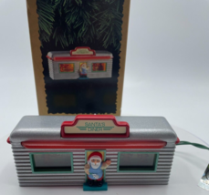 Hallmark Keepsake Ornament Santa&#39;s Diner Light Up Magic Christmas 1995 - $11.39
