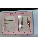 BETSEY JOHNSON Earrings and 3 Hair Clips Set NEW IN BOX - $1,250.80 MXN