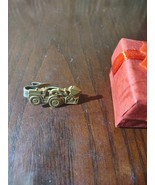 Cat Tractor Pin - $940.02 MXN
