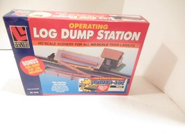 HO VINTAGE LIFE-LIKE- 21312 LOG DUMP STATION -WORKS W/POWER-LOC TRACK- L... - £14.64 GBP