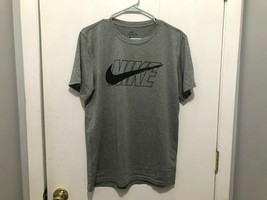 Nike Mens Dri-Fit Legend Short Sleeve Shirt Tee Size Medium Spell Out EUC - £10.11 GBP