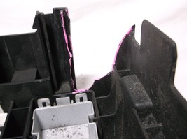 BOTTOM/MOUNTING TRAY/   FOR  2008  HUMMER H3 /ENGINE BAY /FUSE/RELAY/BOX image 5