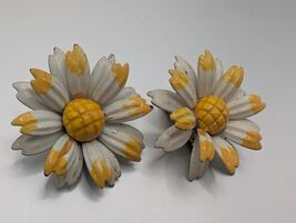 Vintage Costume Jewelry Yellow White Enamel Daisy Flower Hippie Clip Ear... - $19.79
