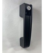 TriMark 12533 Non-Metallic Push Button Handle - $463.98 MXN