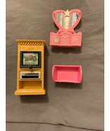 Lot 4 Dollhouse Items BedS Tv Vcr Plastic Fisher Price Mattel - $19.31 CAD