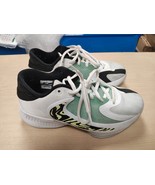 Nike Freak 4 Se Kids Size 5Y Basketball Shoes White/White/Black/Barely Volt - $625.51 MXN