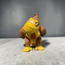 2008 Banpresto Donkey Kong Figure Nintendo DK 2.5" Toy Red Tie Preowned - $11.56