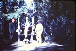 Vintage 1946 35mm Red Border Kodachrome Slide 2 Men Deer Hunting - £9.40 GBP