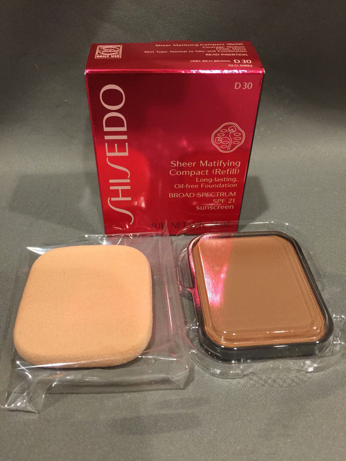 Primary image for 24 x NIB Shiseido Sheer Matifying Compact Foundation Refill D30 Wholesale Lot