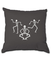 3 dancing skull (Cover and Pillow Included) - £17.14 GBP