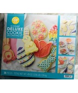 Wilton-12 ct Pre-made Deluxe Cookie Decorating Kit. Easter. 26pc 49oz Se... - $599.69 MXN
