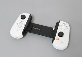 Backbone One PlayStation Edition (Lightning) Mobile Gaming Controller for Apple image 2