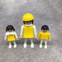 Playmobil Mom &amp; Children in Yellow-VTG - £9.94 GBP