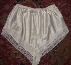 Vintage Off White Laura Adams M/L  Satin Tap Pants Barbizon Lady Lynne P... - £14.05 GBP