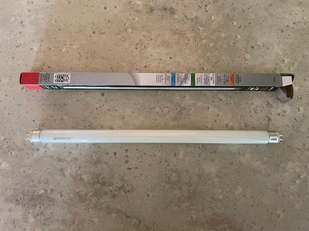 **NEW** PACHISLO SLOT MACHINE 11.25&quot; FLUORESCENT BULB, IN BOX  - $13.99