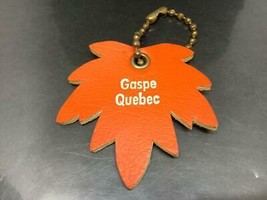 Vintage Souvenir Keyring Gaspe Quebec Keychain Maple Leaf Ancien Porte-Clés Cuir - £6.21 GBP