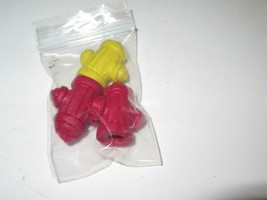 FIRE HYDRANTS - 3 PIECES- APPROX 1&quot; TALL  - RUBBER - NEW - H6 - $3.49