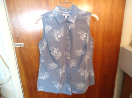 Croft &amp; Barrow Size S Blueish Gray Floral Themed Sleeveless Button Down Top - £11.76 GBP