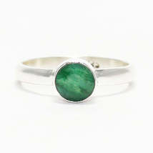 Beautiful Natural Indian Emerald Gemstone Ring, Birthstone Ring, 925 Sterling Si - £19.25 GBP