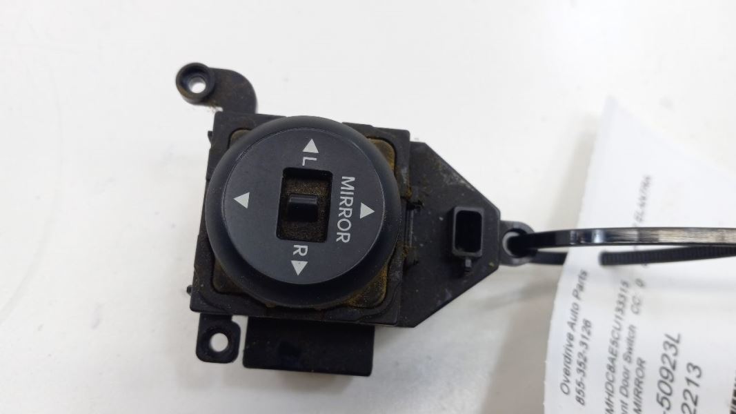 Driver Left Front Door Switch Driver Station Wgn Mirror Fits 11-12 ELANTRA - $29.79