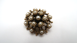 Vintage Gold Faux Pearl Circle Floral Brooch 3cm BB11 - $6.91