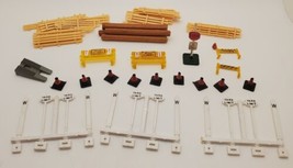 Vintage HO Scale Trackside Construction Signs Cones Lumber Logs Accessories - $19.60
