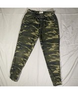 Mens Free Planet Sz M Camo Joggers Legs w/Zip Closure Durable Material Draw - $37.99