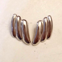 Avon Sleek Wave Pierced Earrings Silver Tone 1.25&quot; Hypo Allergenic True VTG 80s - £11.81 GBP