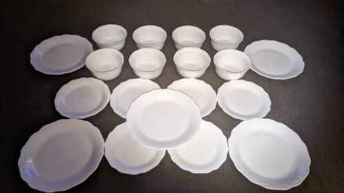 The Pioneer Woman Cowgirl Lace 19-Pieces Dinnerware Set, Linen Nice condition - $69.29