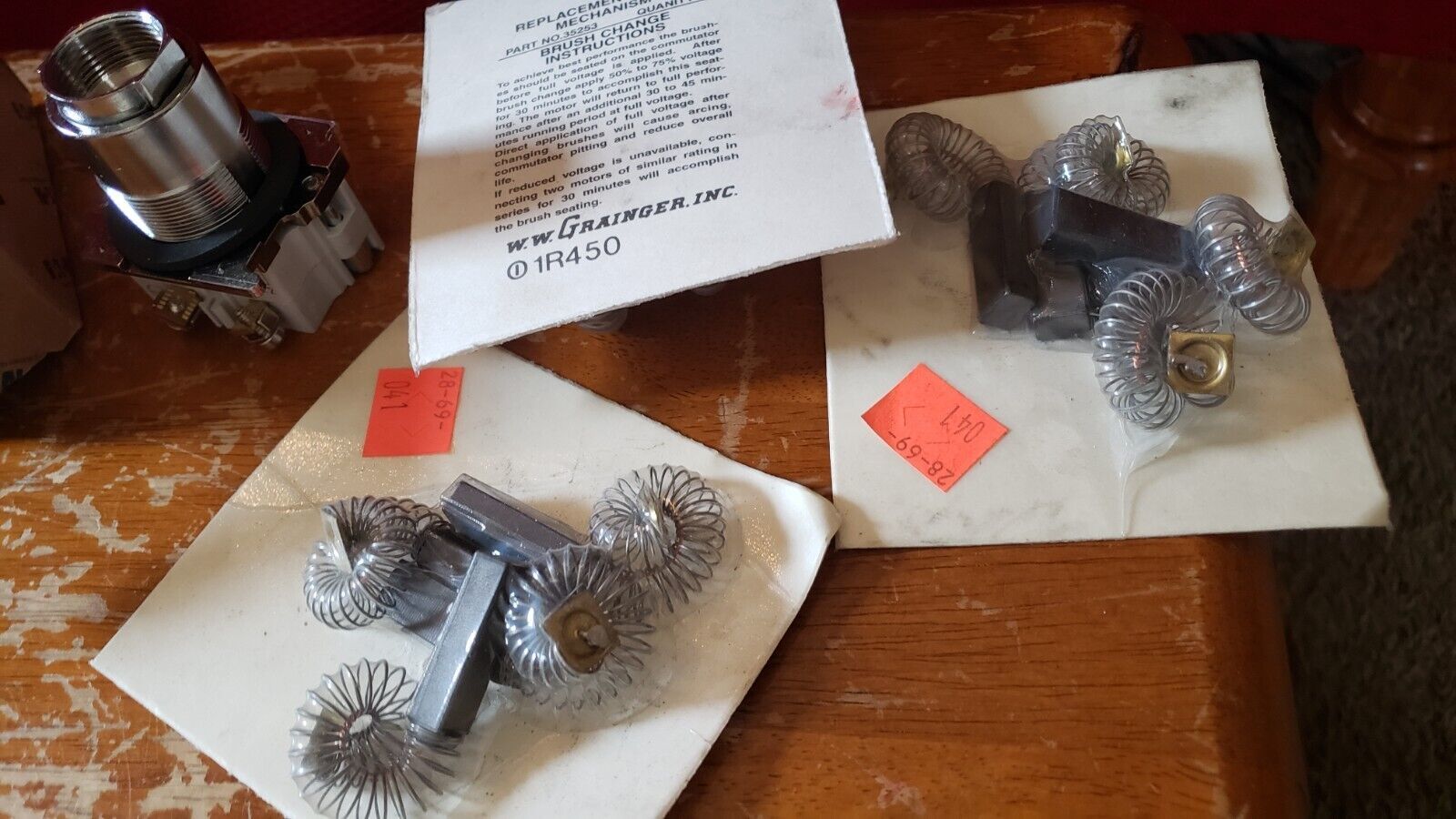 NEW LOT of 4 Grainger Carbon Motor Brushes Brush Mechanism Spring # 35253 - $23.74