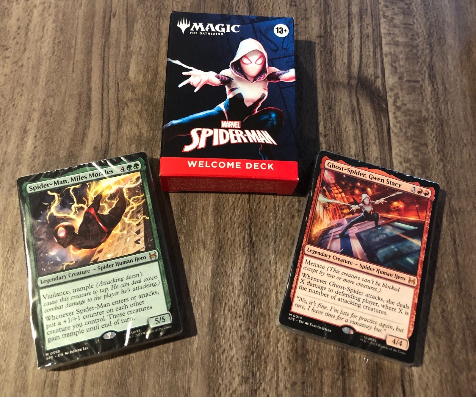 NYCC 2025 HASBRO MAGIC THE GATHERING SPIDER-MAN WELCOME DECK RED GWEN STACY Item image 2