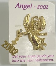 Vintage 2002  Millennium Gold Tone Angel Lapel Pin - $186.05 MXN