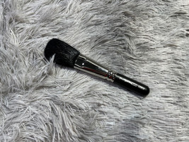 RARE MAC 129SH Powder/Blush Brush, Black (Made in Japan) - $45.99