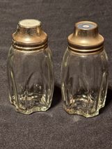 Vintage Airko Salt &amp; Pepper Shaker Set - Tapered Indented Panels With Me... - €8,50 EUR