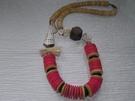 Estate Chunk Tan Pink &amp; Black Wood Disks w Seashell Nugget &amp; Brass Bead Necklace - £8.30 GBP