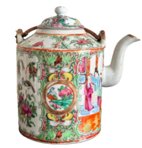 Antique Chinese Cantonese Canton Famille Rose Figural Medallion TeaPot - £196.33 GBP