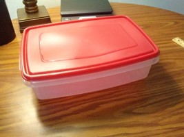 Rubbermaid servin&#39;saver 17 cup container - $14.24