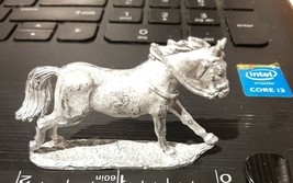 2 inch base Foundry Miniatures set of 3 Horses - $113.59 MXN