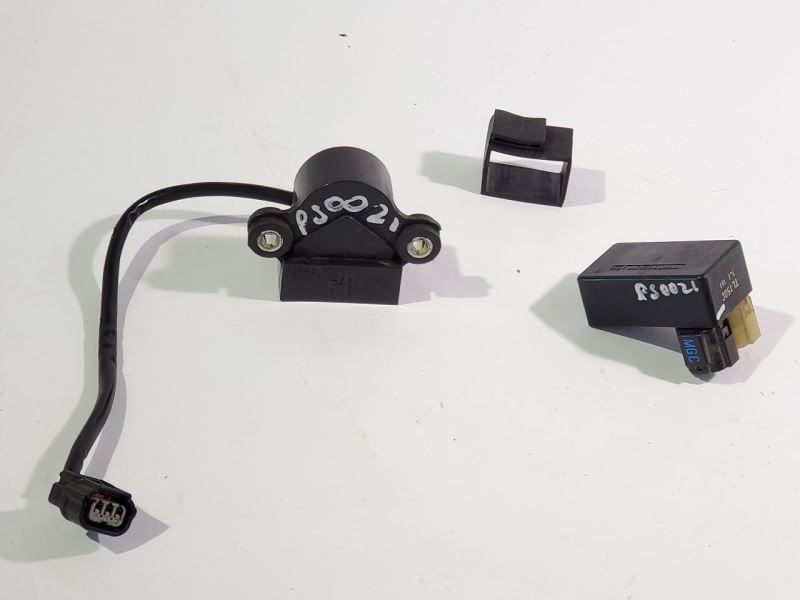 Relay Turn Signal + Bank Angle Sensor Honda Motorcycle CB1100 OEM 2013 2013 2017 Item image 2