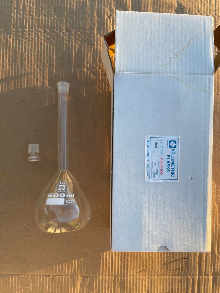 1 Volumetric Flask 500mL Class A Glass Stopper Single New Sibata TC 20 C - $26.31
