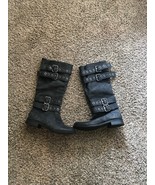Women’s  Gray Boots Size 8 1/2 - $30.17 CAD