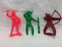Lot Of (3) Vintage 1960s Indian Plastic Toy Soldiers 3&quot; Spear Rifle Bow - $17.81